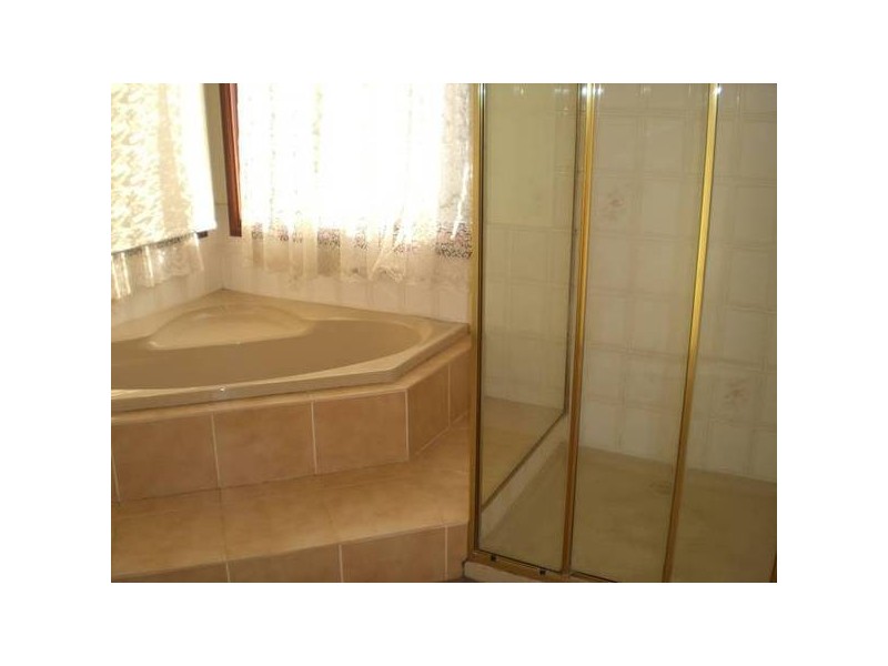 21 Landale Drive, Strathdale VIC 3550