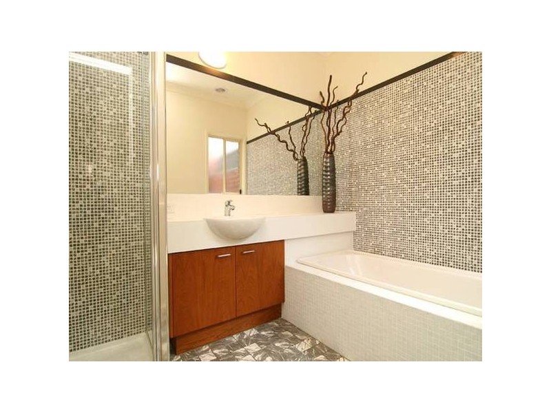 6C Amer Street, Quarry Hill VIC 3550