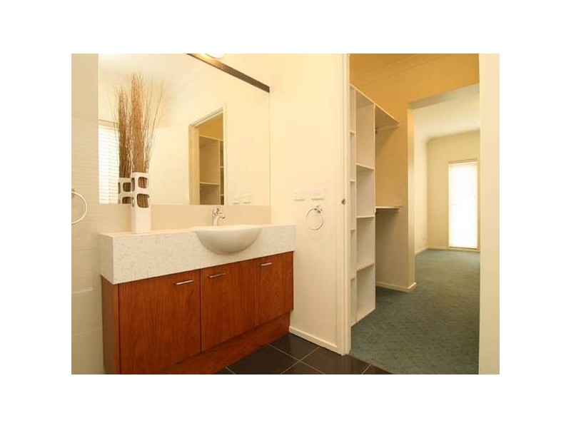 6C Amer Street, Quarry Hill VIC 3550