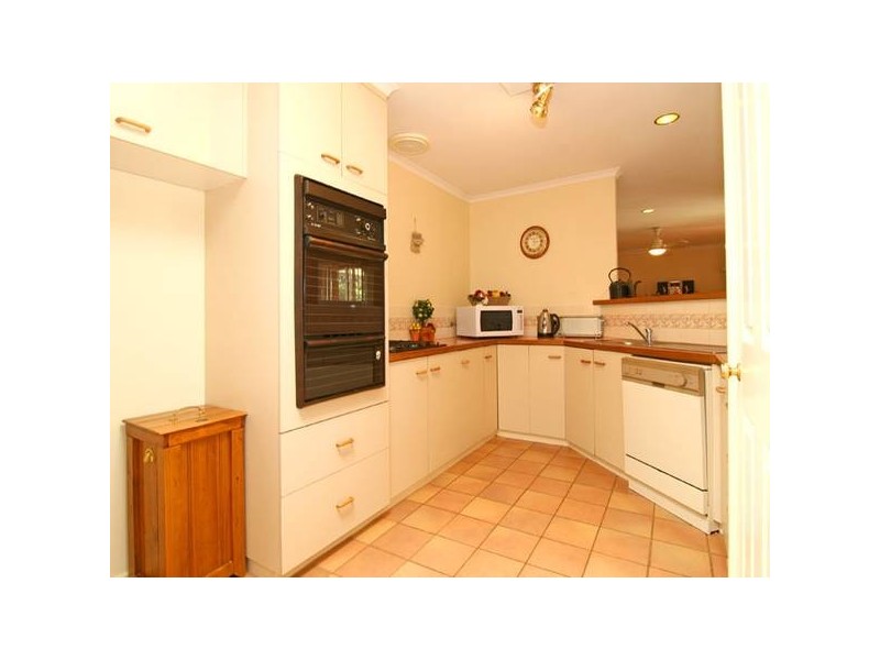 20 Albert Avenue, Strathdale VIC 3550