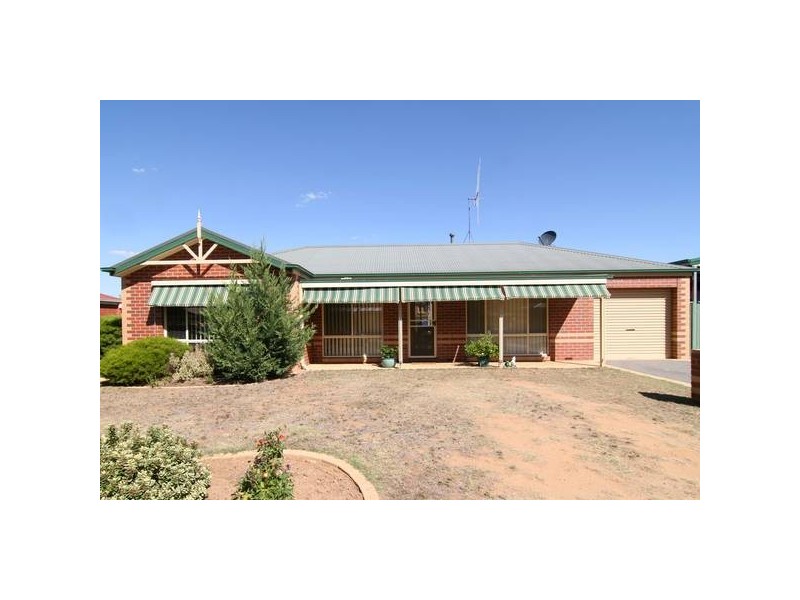 9 Jamieson Park Drive, Kangaroo Flat VIC 3555