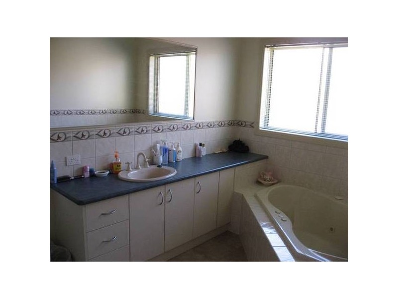 6 Kawana Drive, Maiden Gully VIC 3551