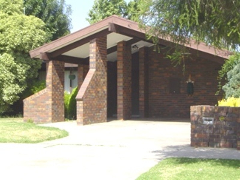 21 Belinda Avenue, Golden Square VIC 3555