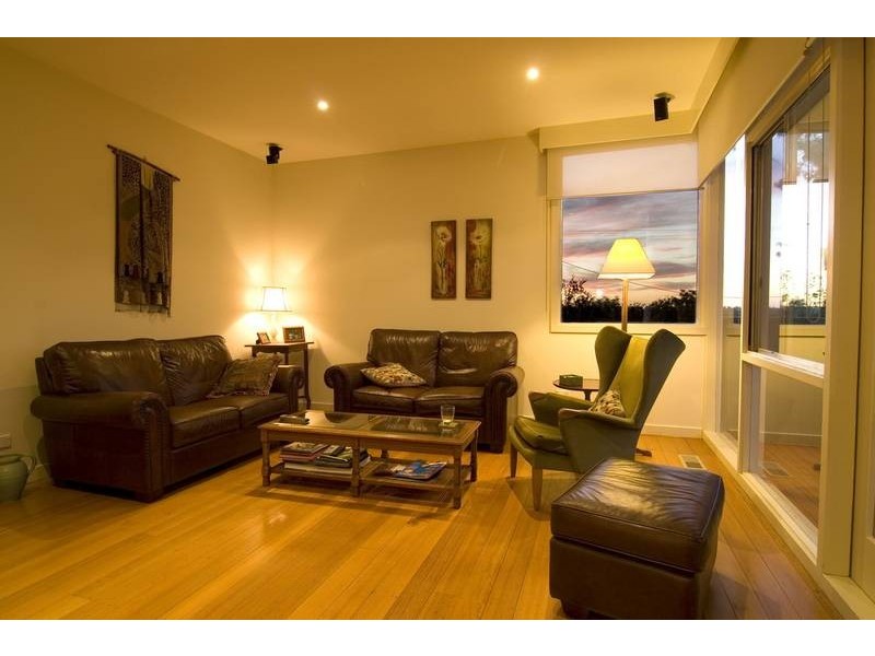 42 Glencoe Street, Kennington VIC 3550