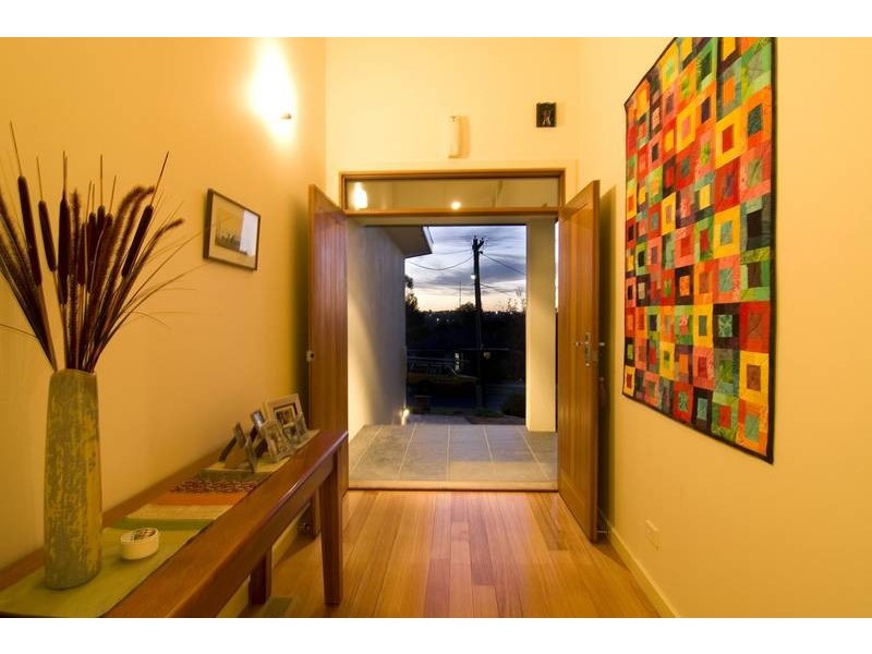 42 Glencoe Street, Kennington VIC 3550