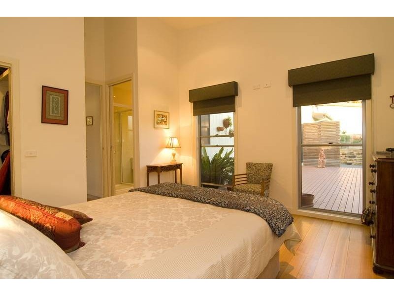 42 Glencoe Street, Kennington VIC 3550