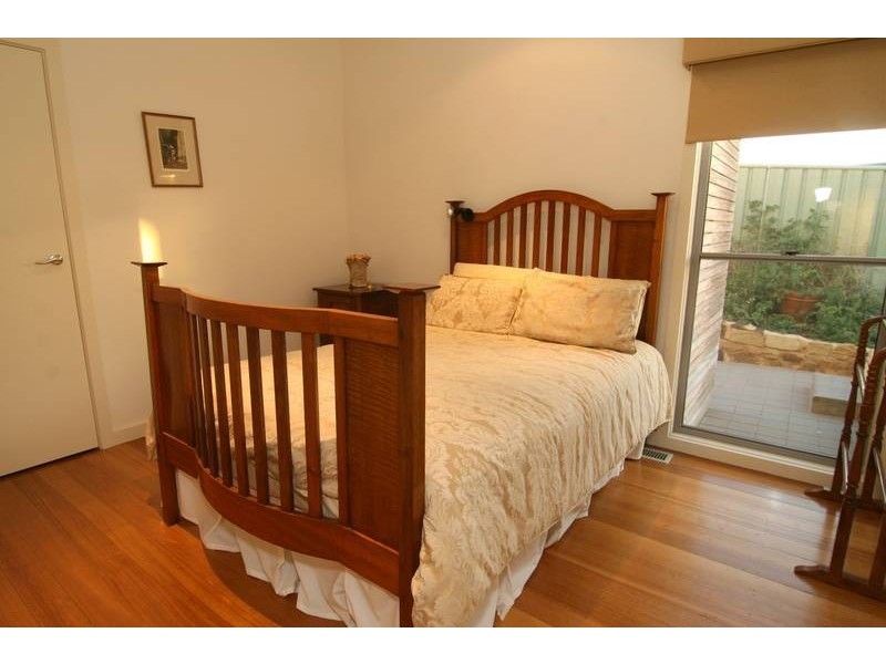 42 Glencoe Street, Kennington VIC 3550