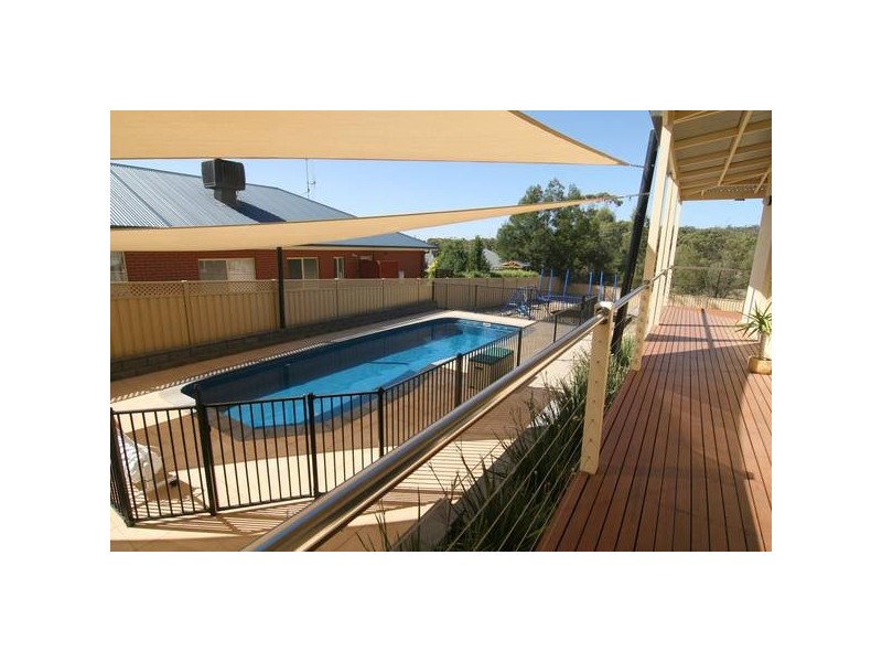 51 Keogh Drive, Spring Gully VIC 3550