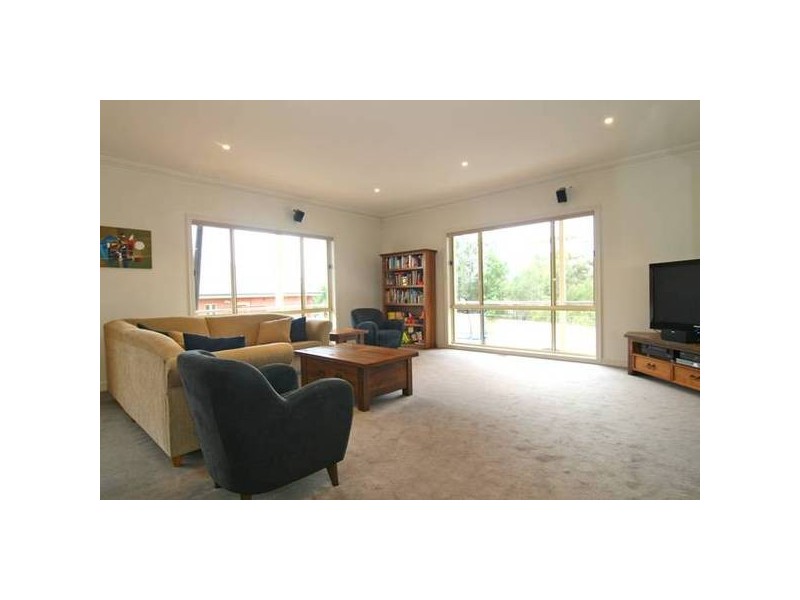 51 Keogh Drive, Spring Gully VIC 3550