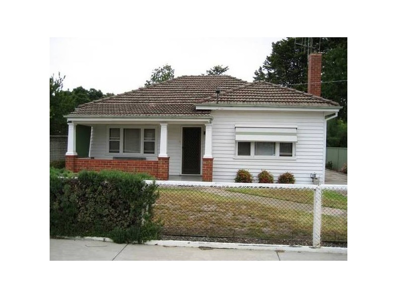 6 Carpenter Street, Kangaroo Flat VIC 3555