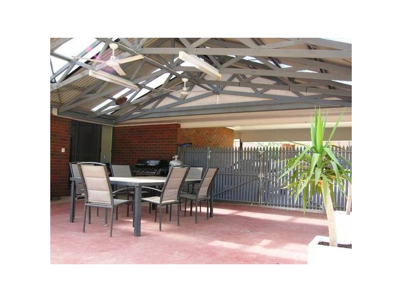 23 Benjamin Court, Flora Hill VIC 3550