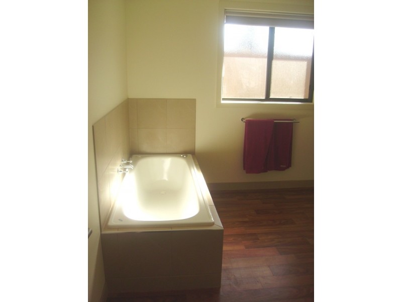 14 Sheard Street, California Gully VIC 3556