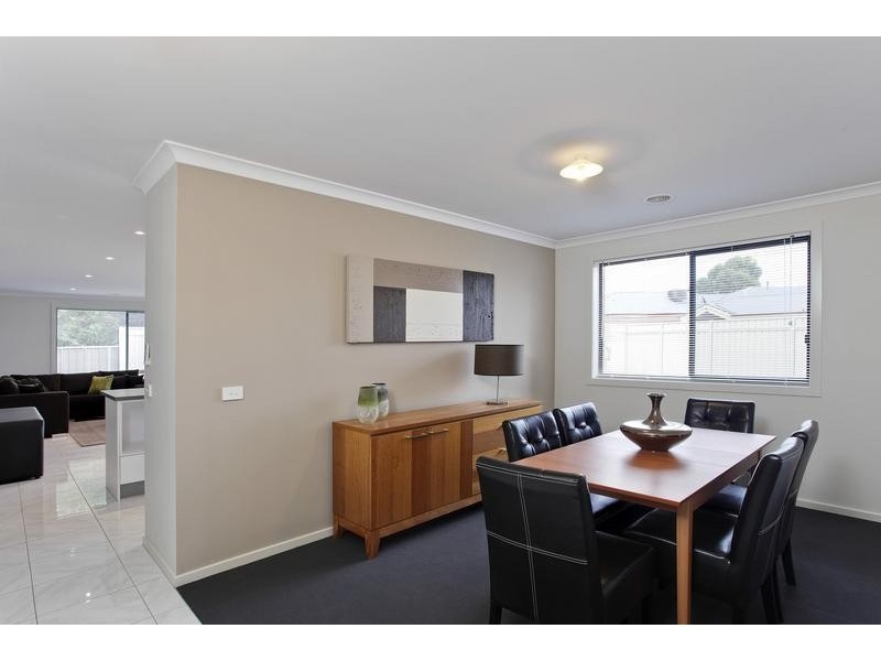 2/15 Alkoomi Court, Epsom VIC 3551