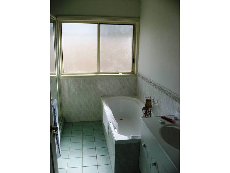 12 Claire Court, Kennington VIC 3550