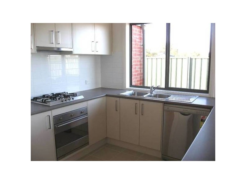 2/16 Martin Court, Golden Square VIC 3555