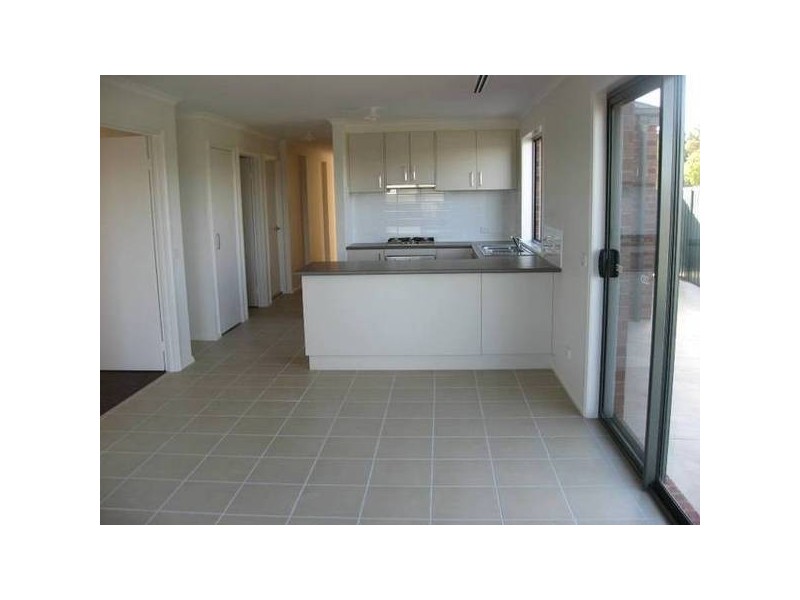 2/16 Martin Court, Golden Square VIC 3555