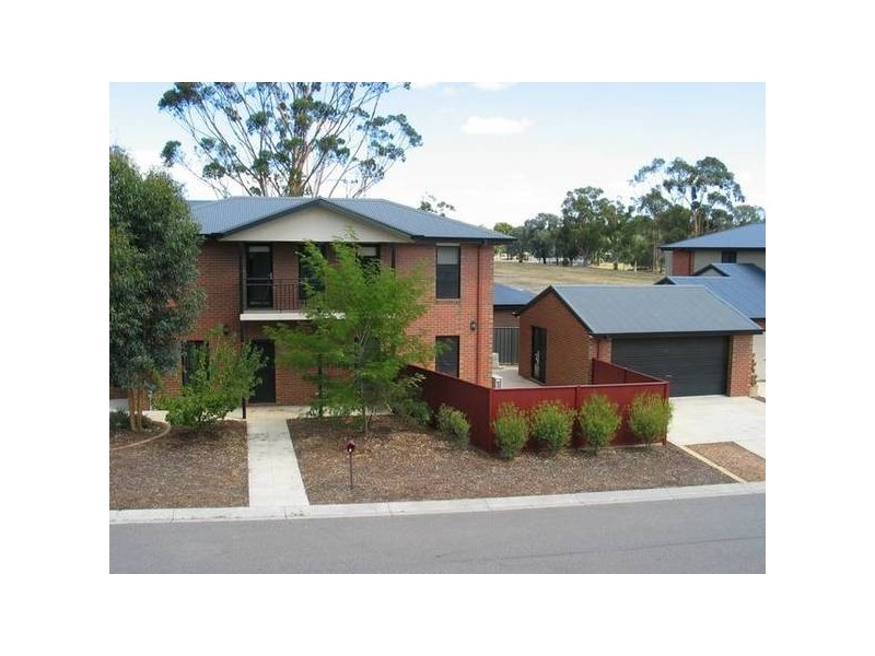 1 Wisteria Court, Flora Hill VIC 3550