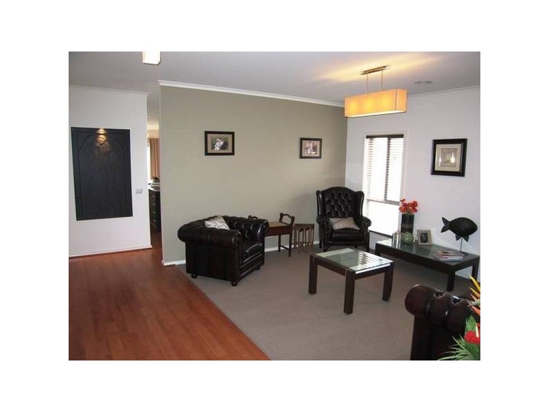 17 Greenview Court, Epsom VIC 3551