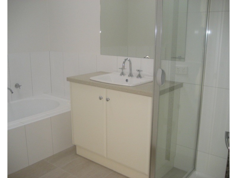 2/50 Raglan Street, White Hills VIC 3550