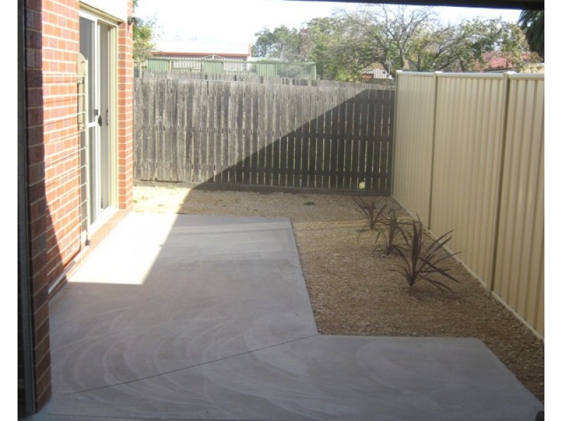 2/50 Raglan Street, White Hills VIC 3550