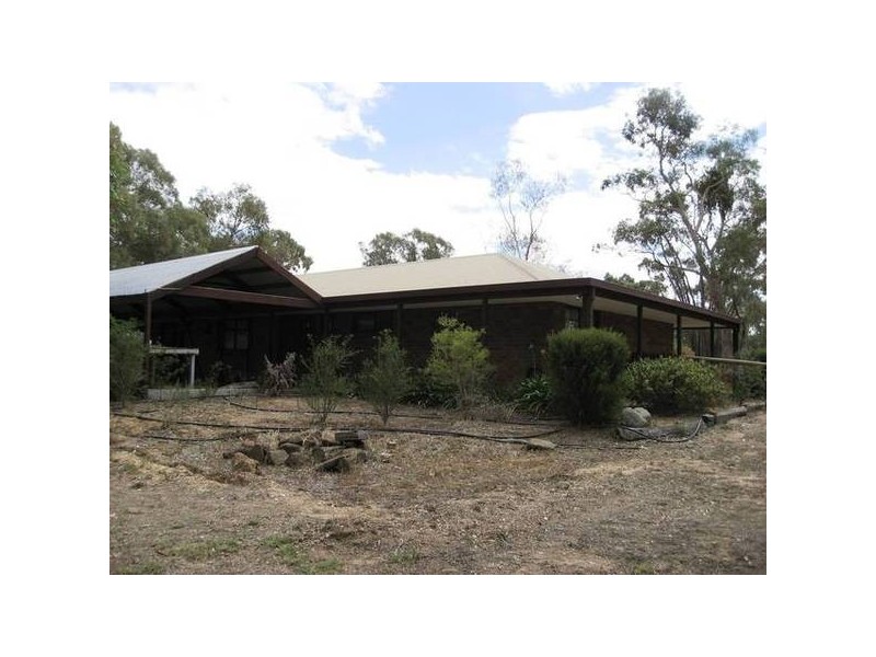 4 Ridge Road, Junortoun VIC 3551