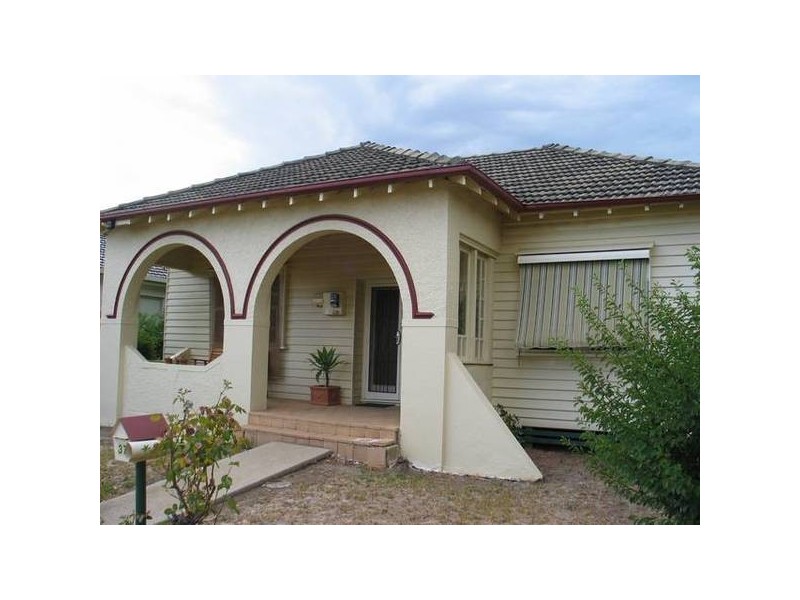 37 Hamlet Street, Quarry Hill VIC 3550