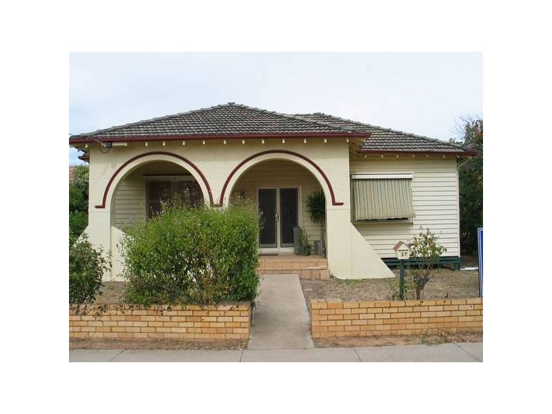 37 Hamlet Street, Quarry Hill VIC 3550