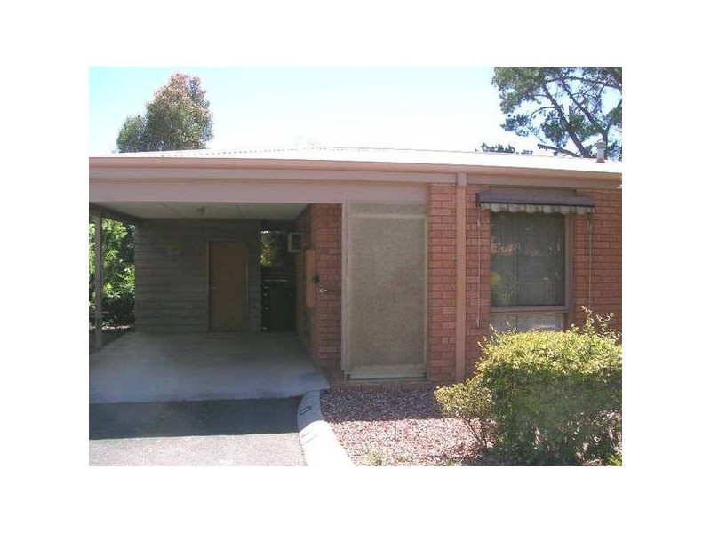 8/9 Crusoe Road, Kangaroo Flat VIC 3555