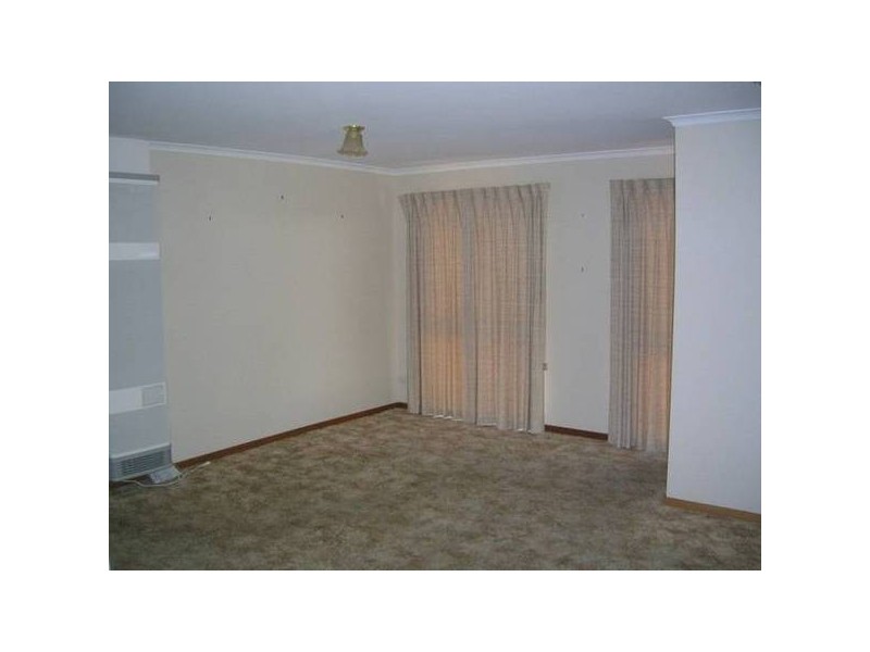 8/9 Crusoe Road, Kangaroo Flat VIC 3555