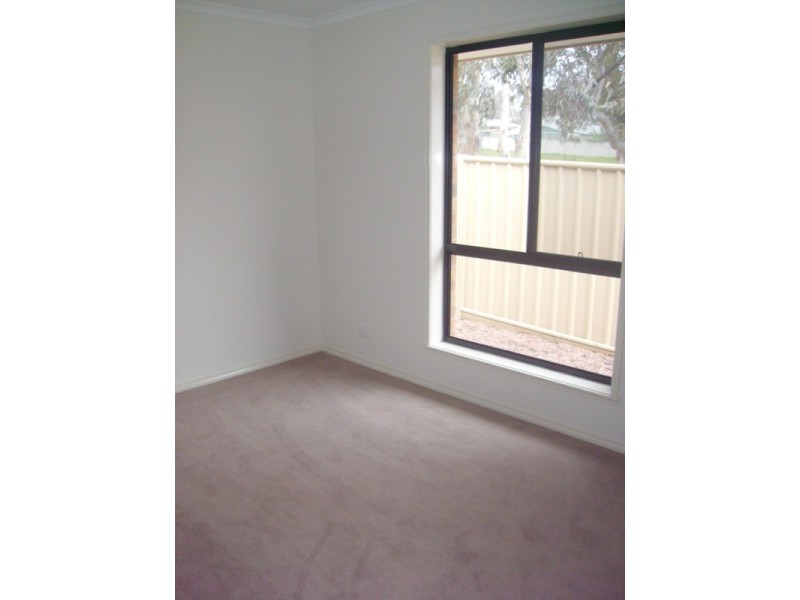 6 Ham Street, Kangaroo Flat VIC 3555