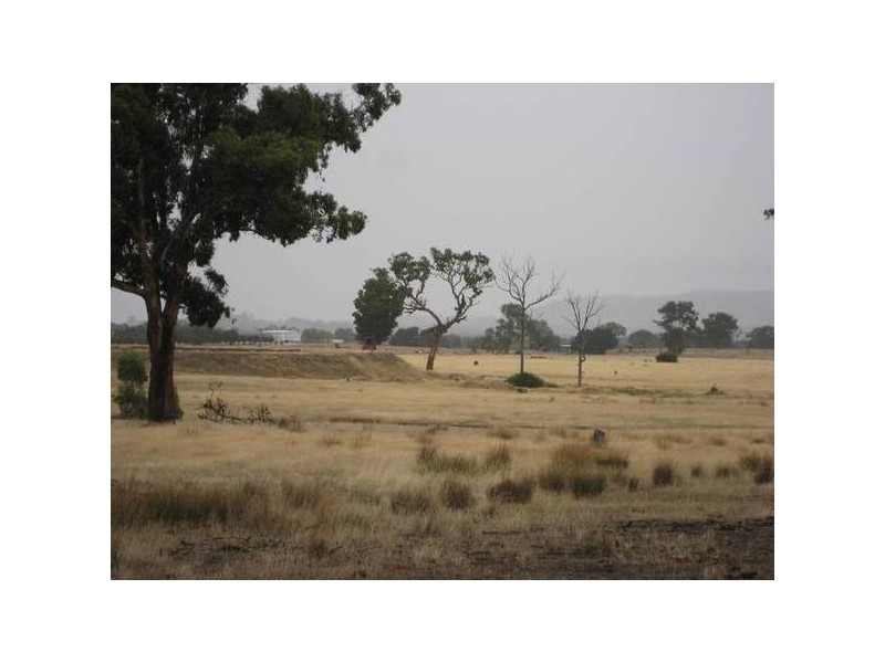 129 Railway Street, Elphinstone VIC 3448