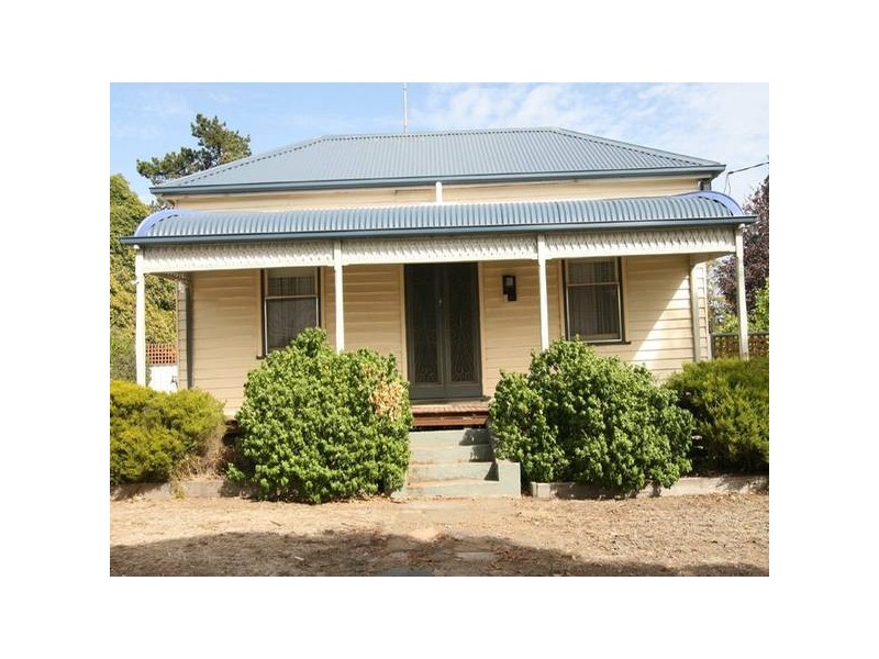 34 Adam Street, Quarry Hill VIC 3550