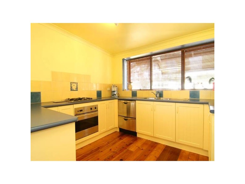 34 Adam Street, Quarry Hill VIC 3550