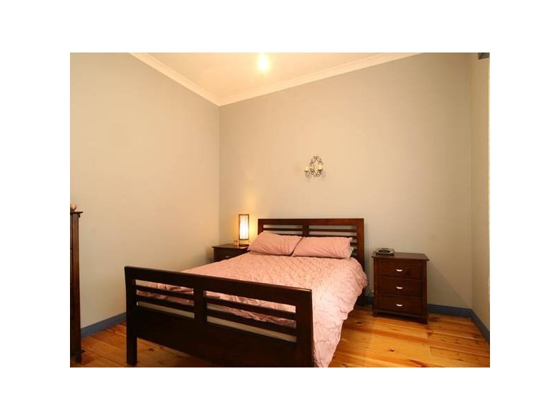 34 Adam Street, Quarry Hill VIC 3550