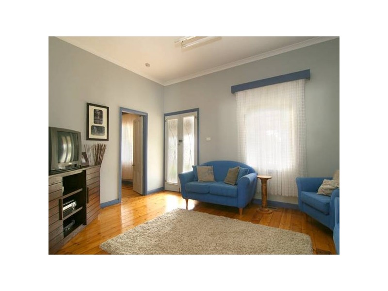 34 Adam Street, Quarry Hill VIC 3550