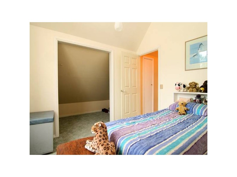 11 Glenelg Drive, Maiden Gully VIC 3551