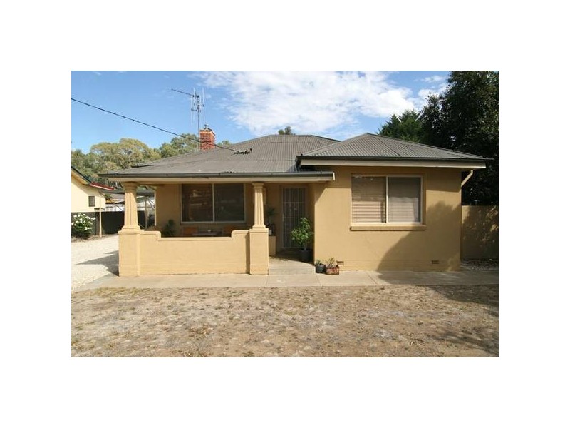 352 High Street, Kangaroo Flat VIC 3555