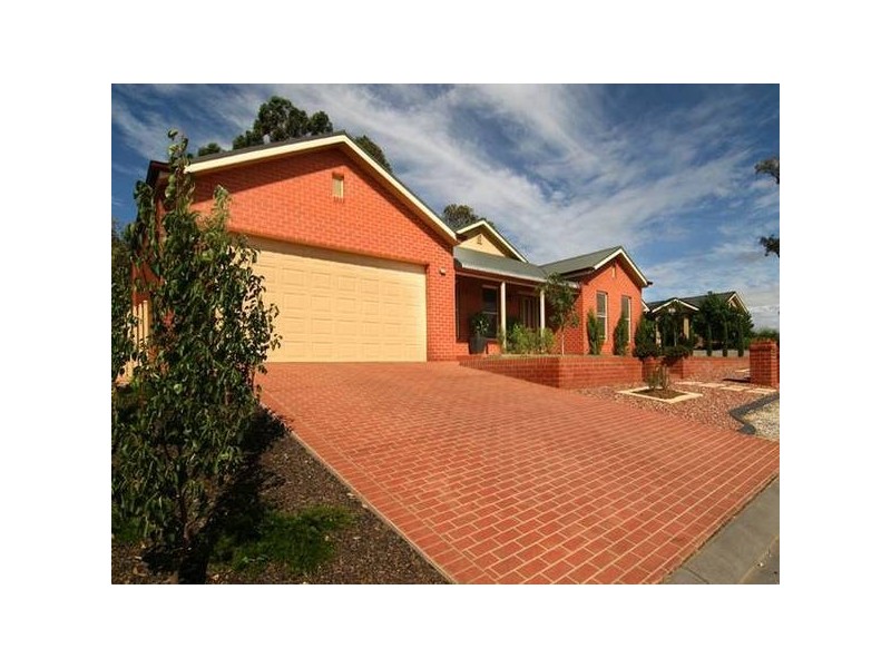 16 Isabella Court, Strathdale VIC 3550