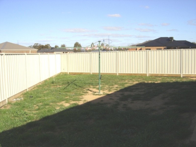 3 Gordonia Place, Epsom VIC 3551