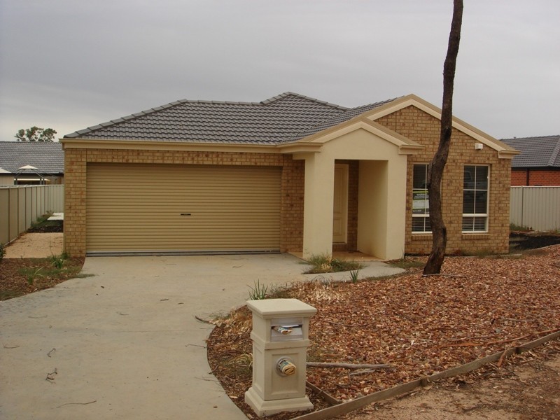 4 Mallee Place, Epsom VIC 3551