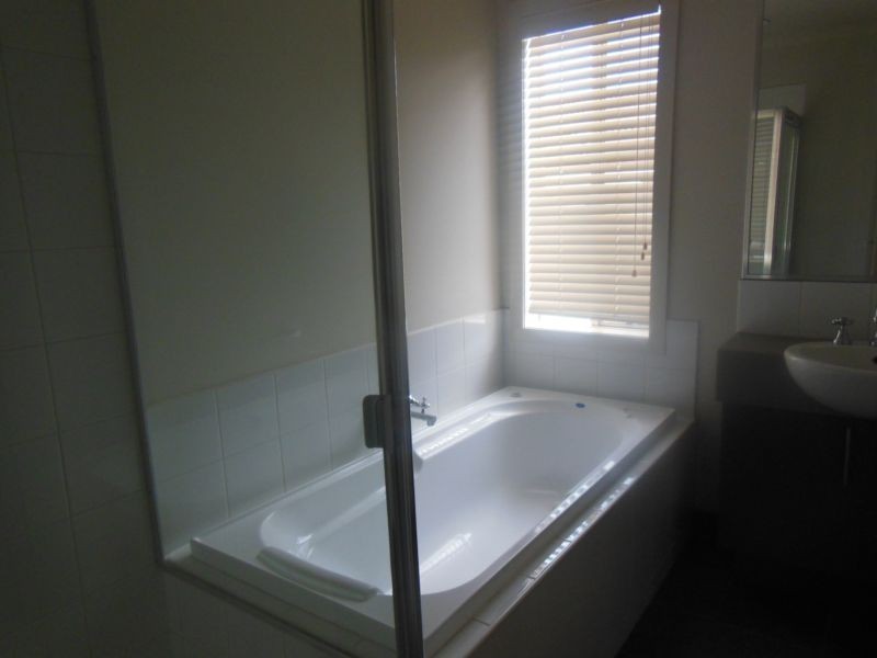 4 Mallee Place, Epsom VIC 3551