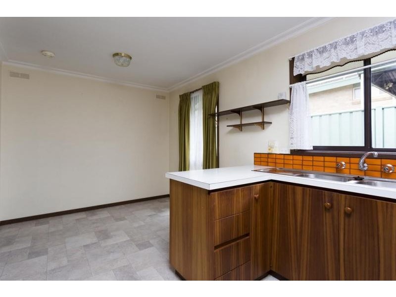 1/2 Cliff Avenue, Strathdale VIC 3550