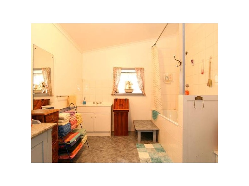 9 Happy Valley Road, Bendigo VIC 3550