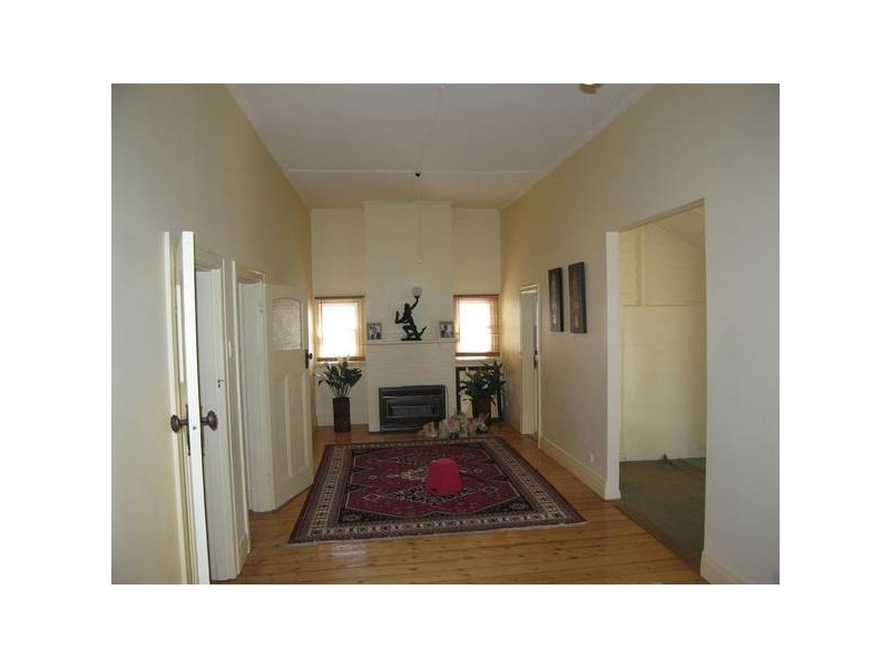90 Brougham Street, Quarry Hill VIC 3550