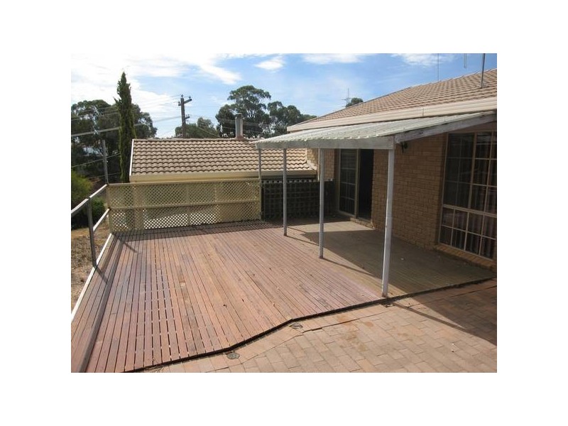 21 Deakin Drive, Flora Hill VIC 3550