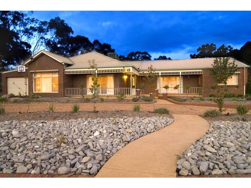 11 Evans Street, Eaglehawk VIC 3556