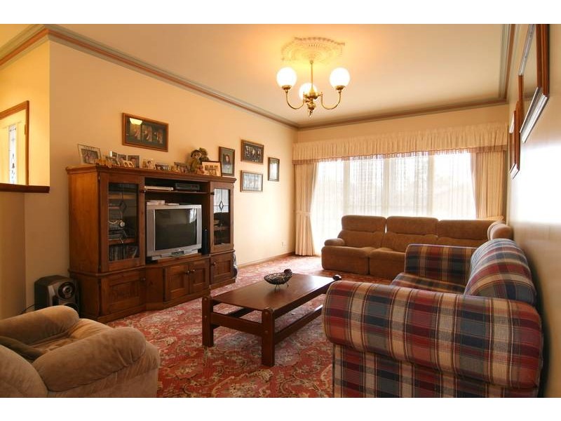 11 Evans Street, Eaglehawk VIC 3556