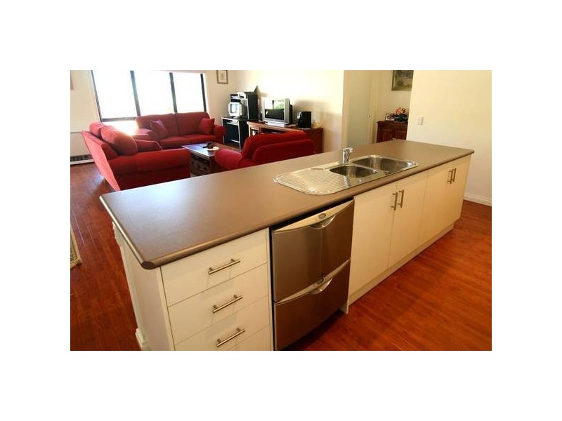 60 Carolyn Way, Maiden Gully VIC 3551