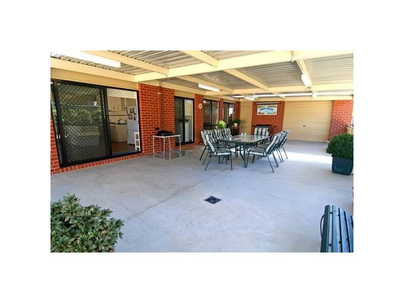 60 Carolyn Way, Maiden Gully VIC 3551