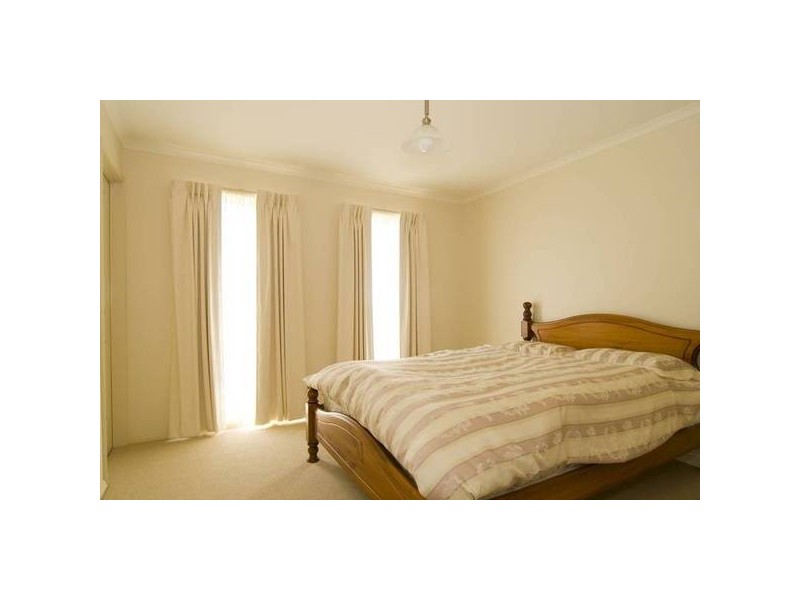 13A Grevillea Avenue, Kangaroo Flat VIC 3555
